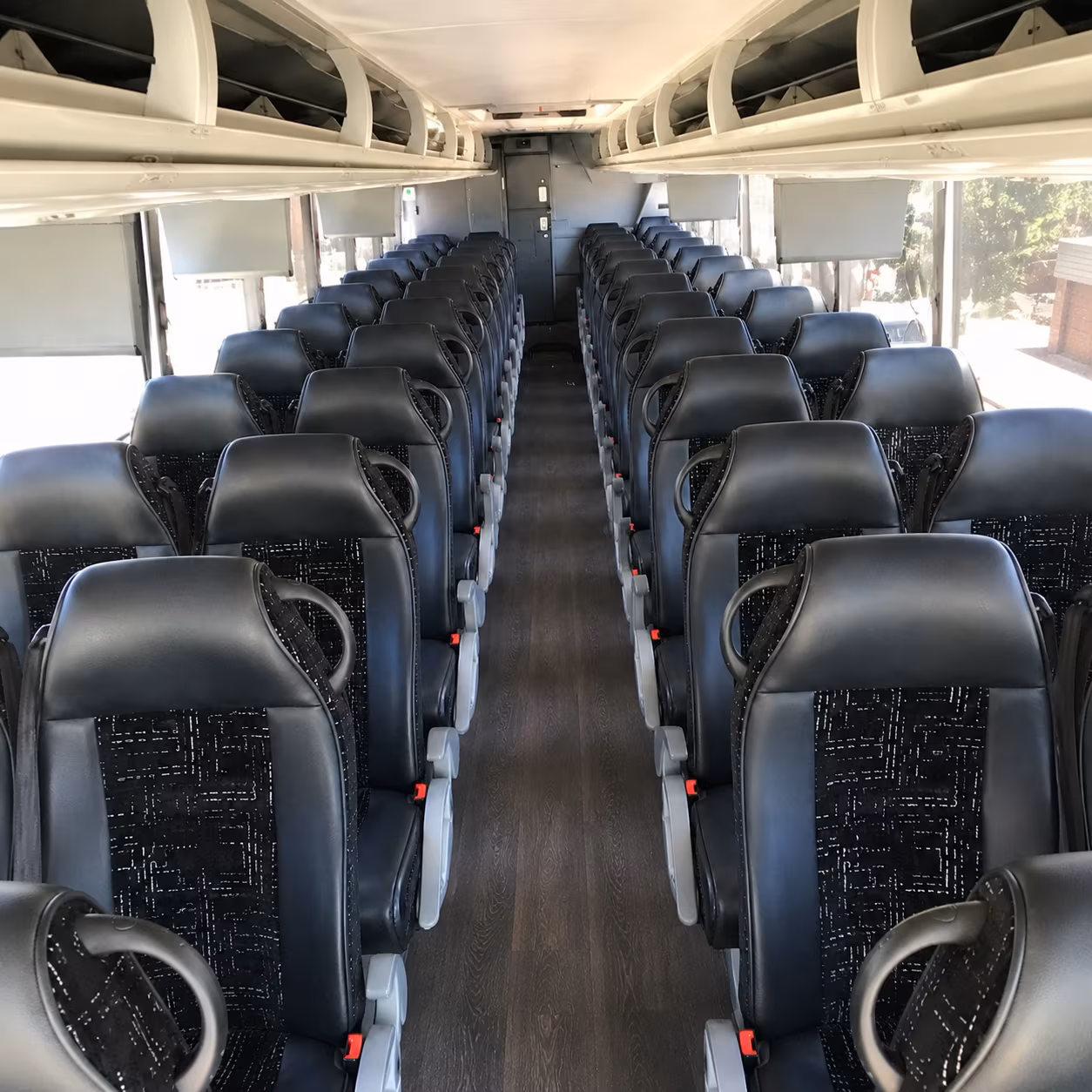 charter bus service to boston logan and new york metro airports
